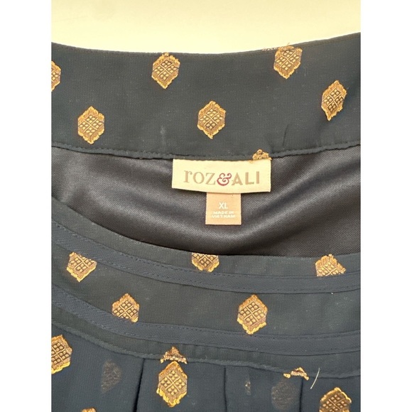 Roz & Ali Polka Dot Sleeveless Top - Picture 8 of 11